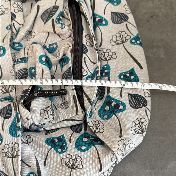 Kavu Teal and Gray Patterned Sling Bag - Picture 7 of 7